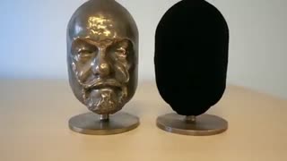 سیاه ترین رنگ دنیا که نور رو به خودش جذب میکنه