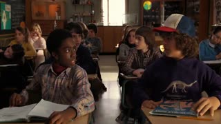 دانلود فصل دوم سریال اتفاقات عجیب Stranger Things S02E01 با زیرنویس چسبیده