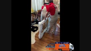 بسته بندی شیشه میز ناهار خوری توسط باربری ظریف بار 1500