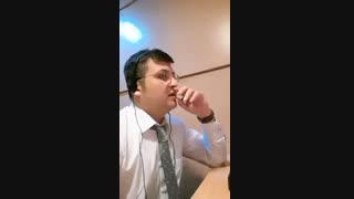 ترجمه همزمان "نهمین همایش بین المللی معرفی فرصت های سرمایهگذاری کشور"، توسط نادر نامداران، در جزیره کیش