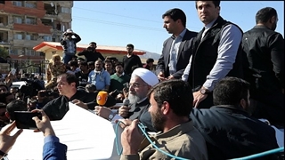 سخنان روحانی در میان فریادهای مردم سر پل ذهاب