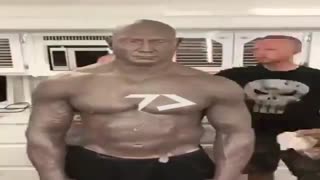 گریم حیرت‌انگیز دیو باتیستا برای بازی در نقش درکس