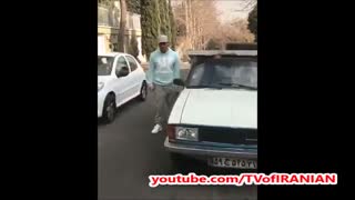 واکنش جالب رضا گلزار به وانتی! "آهن، چدن، پنکه، بشکه خریداریم"