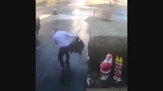 سر خوردن روی یخ