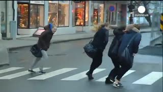 مشکل تردد به دلیل باد شدید در نروژ