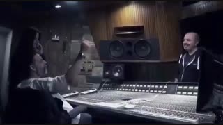 تیزر ساخت موسیقی بمب یک عاشقانه توسط  النی کاریندرو بانوی موسیقی یونان