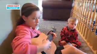 همخوانی کودک مبتلا به سندروم داون با خواهرش