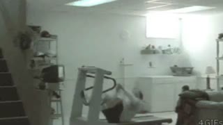 خخخخخ به طرز بدی دار فانی را وداع گفت