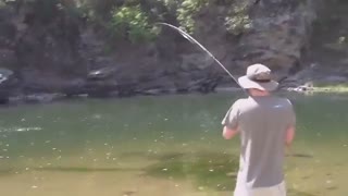 مکان  مناسب ماهیگیری کجاست؟ پاسخ مکان ارام اب است