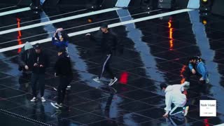 سهون دست چانیول رو دوباره پس می زنه ^_^ اکسو EXO