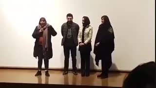 انتقاد تند منیژه حکمت از نحوه بلیت فروشی جشنواره