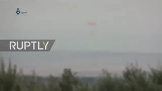 چترنجات خلبان روسیه پس از سقوط هواپیمای سوخو-25