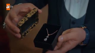 هدیه علی به ماوی در سریال عشق و ماوی