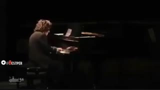☆پیانیستی که حضار رو غافلگیرکرد☆
