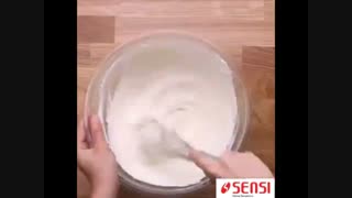 فیلم آموزشی تهیه کیک کروسان با پنیر خامه ای و شکلات