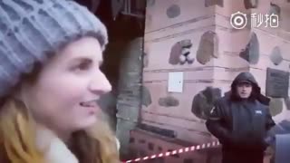 لی و طرفدارش.دختر دایی من دنبال بشه