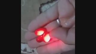 سنگ که در اب روشن میشود