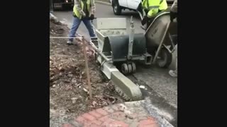 جدول کشی خیابان ها با استفاده از ماشینی ساده و کاربردی