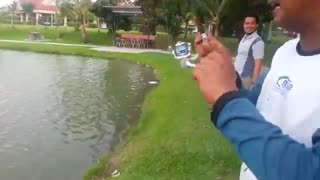 فیلم ماهیگیری کپور بسیار شاد