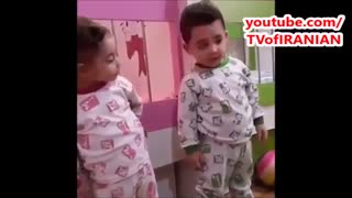 اشتی کردن خواهر و برادر دوقلو،خیلی نازن