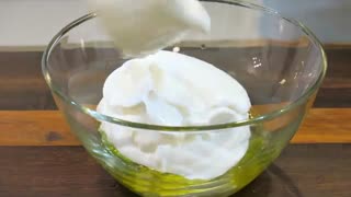 تهیه سس با ماست یک سس رژیمی بسیار خوشمزه