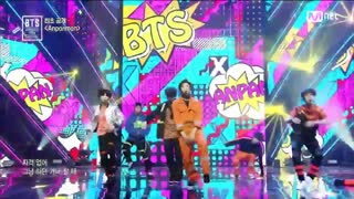 اجرا Anpanman از BTS در Comeback Show
