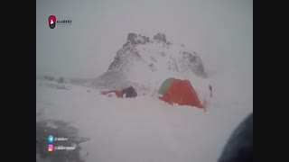 صعود زمستانی کلون بستک در هوای طوفانی