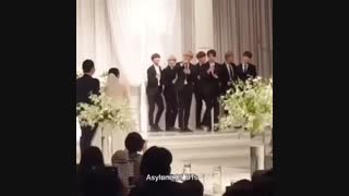 بی تی اس برای عروس و دامادی آهنگ میخونن....