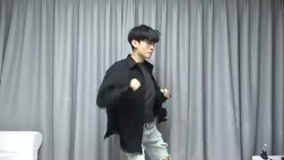 حالا وقتی من Fake love رو کاور میکنم