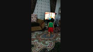 پسر خالم با مادر جونم اومدن خونه ی من.پسر خالم با اهنگ عمو اورنگ.چش نخورده انشأالله