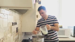 سس بشامل چیست یک سس خوشمزه برای لازانیا و پاستا