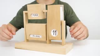 ساخت تقویم چوبی زیبا