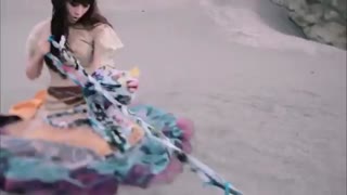 اوپنینگ انیمه ی مهمانی جنازه ها از سینگل Hoshikuzu no Ring با صدای اسامی ایمای(اشنایی با سیووها:اسامی ایمای