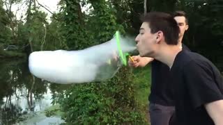 کار هنری و زیبا با حباب و دود
