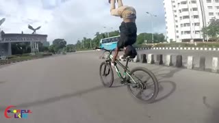 با این دیوونه های باحال آشنا بشید