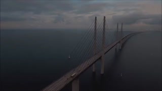 Hollow Talk- Choir of Young Believers- Bron