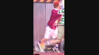 فنکم اجرای mypace stray kids فوکس روی felix