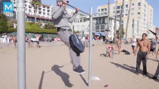 پیرمرد ورزشکاری با حرکات ورزشی اش که همه رو متعجب کرد!!!