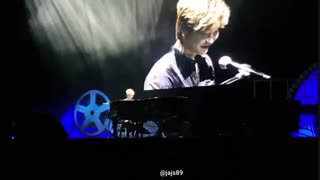 Lee jong suk crank up in osaka :play piano