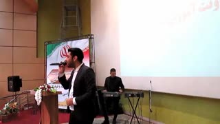 اجرای زنده آهنگ بهنام بانی توسط مجری